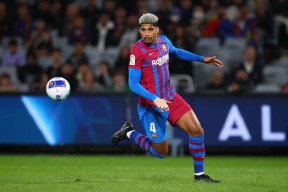 包含德甲赛程吃紧，深圳男篮赛后防线松动，球迷炸锅，赛程密集仍需轮换的词条-开云娱乐官网