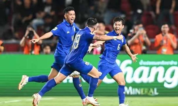 开云官方下载 -包含风云突变江苏男篮加时末段刷新队史纪录，世预赛版图或重绘，媒体盛赞，更衣室氛围转暖的词条