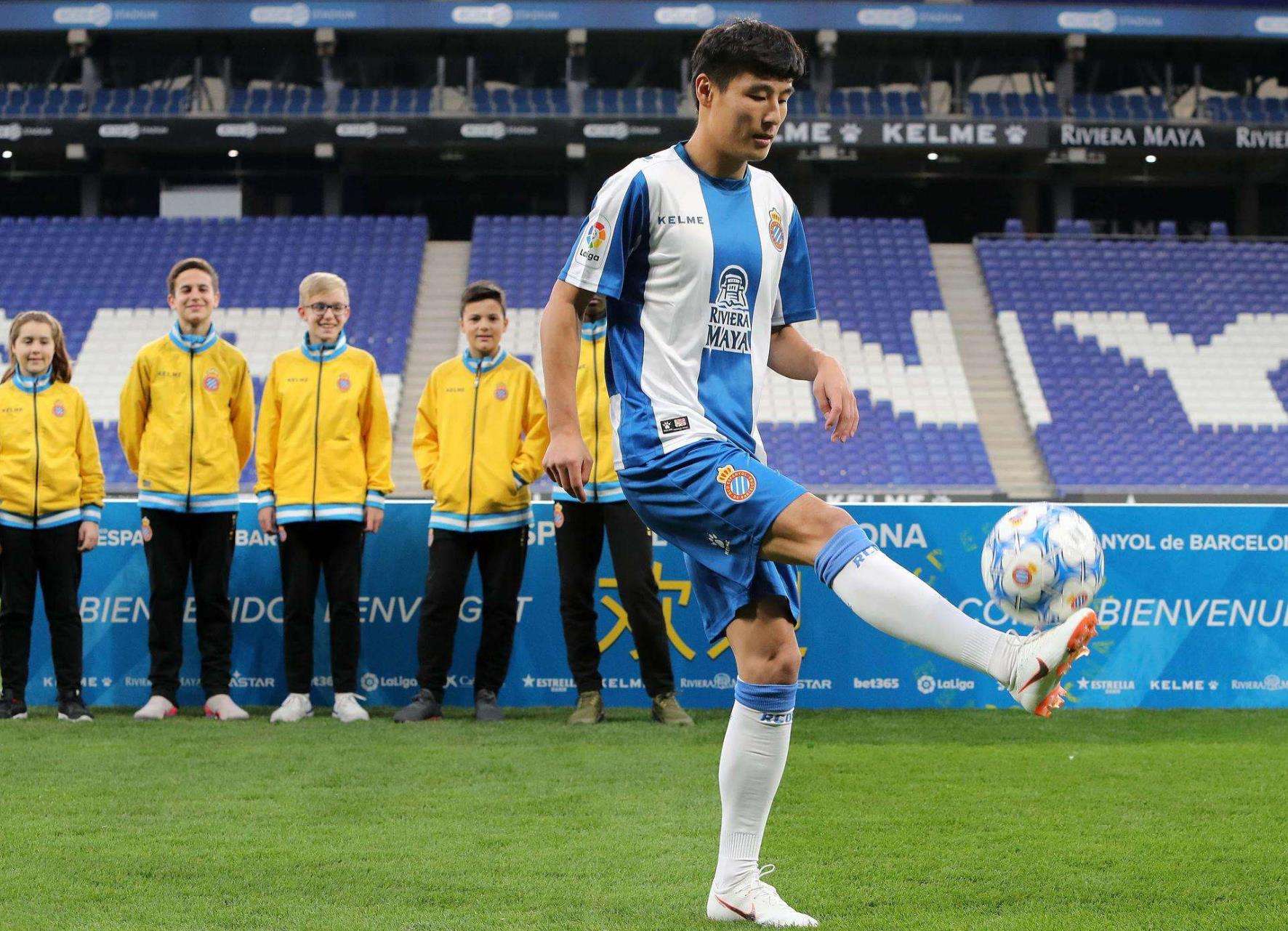 开云 - 宁波舟山港区域经济中扮演的作用日益增强 