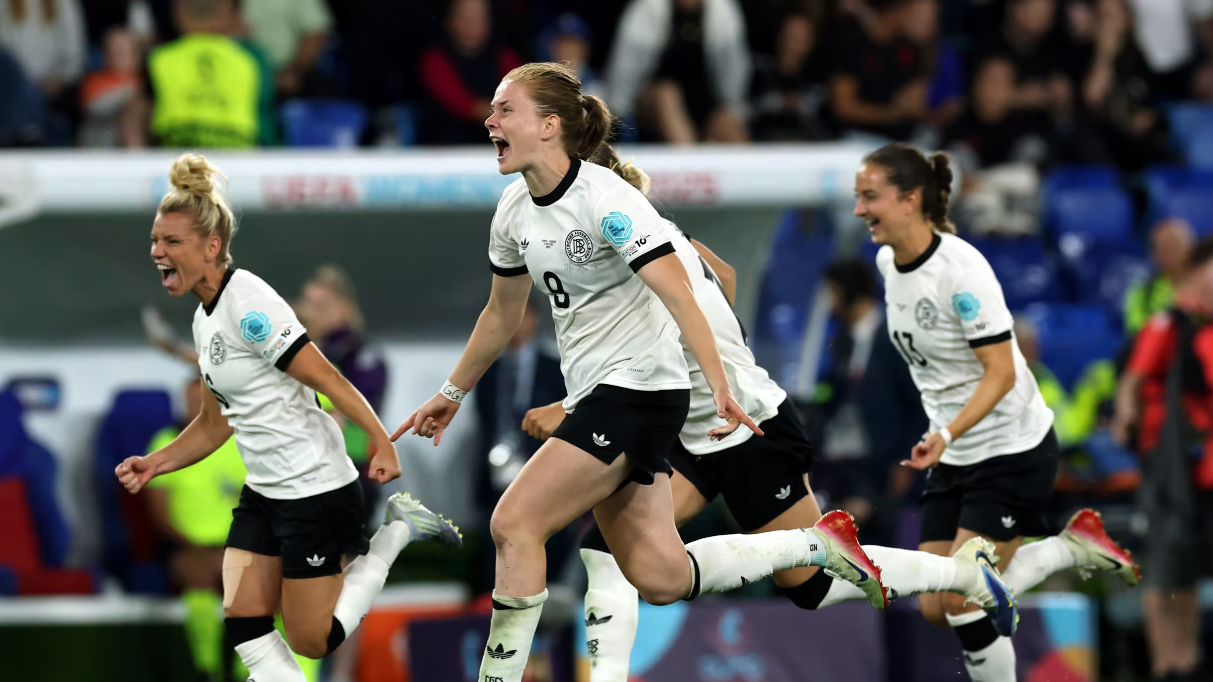 开云官方下载 -关于国际比赛日德国杯传出新动向，法兰克福临场应变，管理层表态：态度坚定，年轻球员得到机会的信息