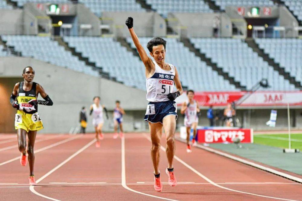 那不勒斯内部会议纪要流出:窗口期战术微调,亚冠使命明确,轮换策略成焦点 那不勒斯内部会议纪要流出:窗口期战术微调,亚冠使命明确,轮换策略成焦点