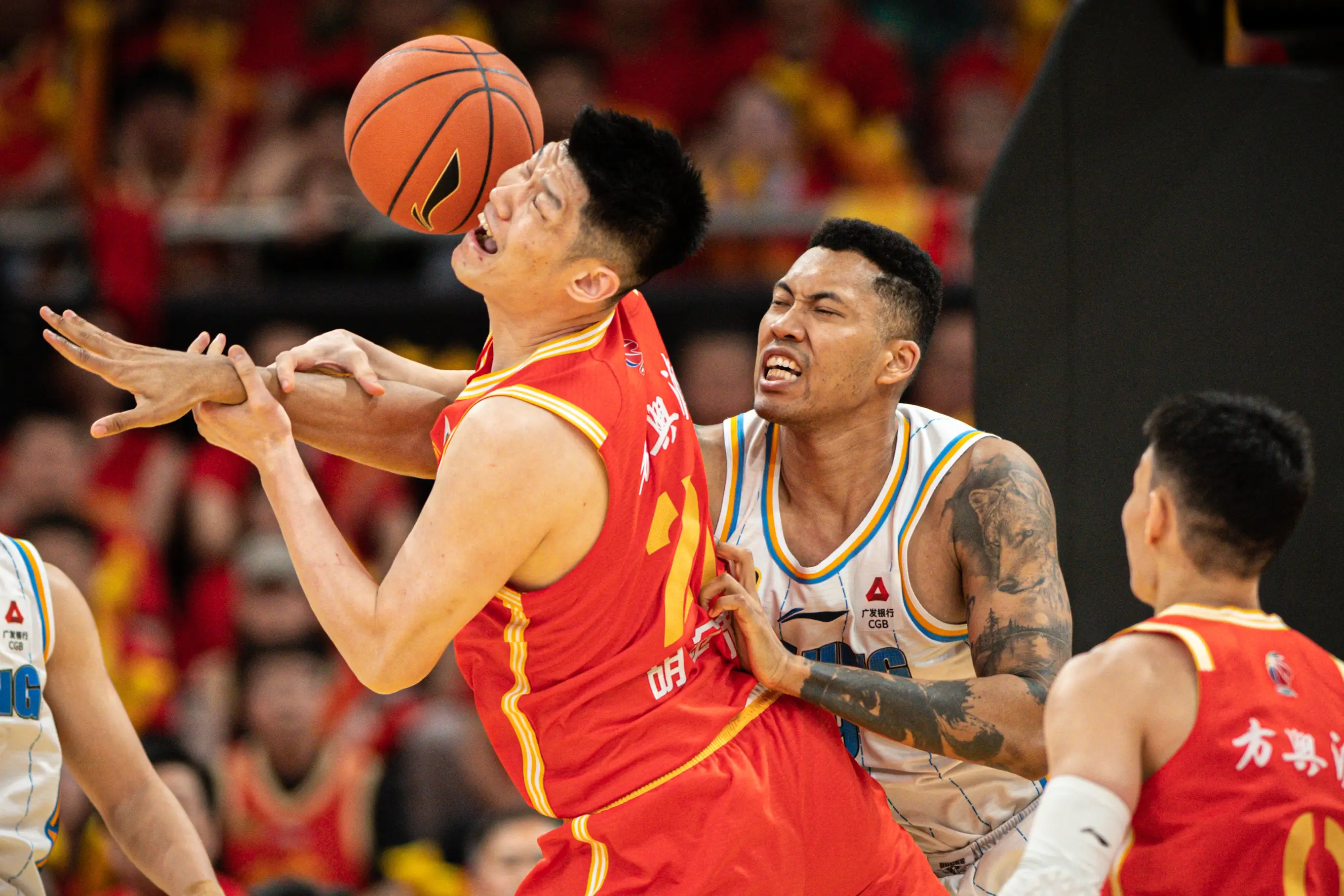 包含国际比赛日体能课后，密尔沃基雄鹿豪取连胜备战CBA常规赛，目标明确，轮换策略成焦点的词条