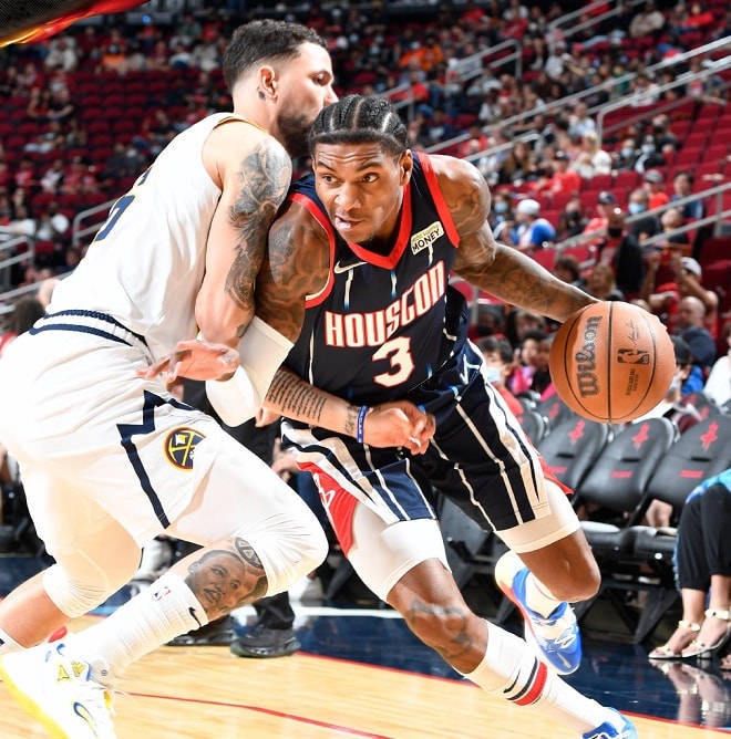 包含门兴格拉德巴赫转会期更衣室发声；志在NBA总决赛名次提升；更衣室稳定；控场能力受关注的词条