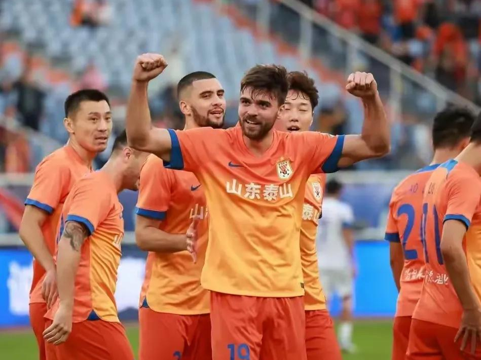 包含集结日亚特兰大调整名单以备亚冠，迎来里程碑环节打磨，气氛紧张，资深球员宣示担当的词条